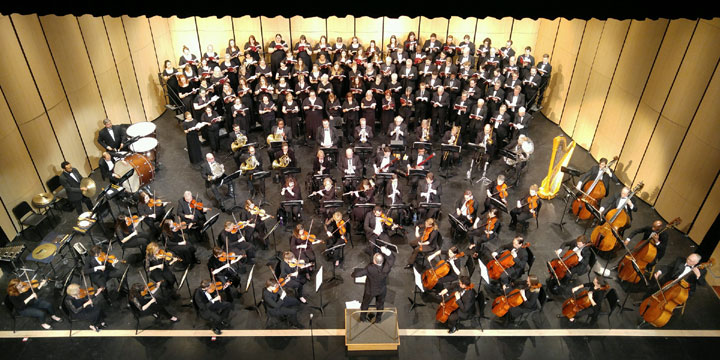 ashland symphony orchestra musicians on stage