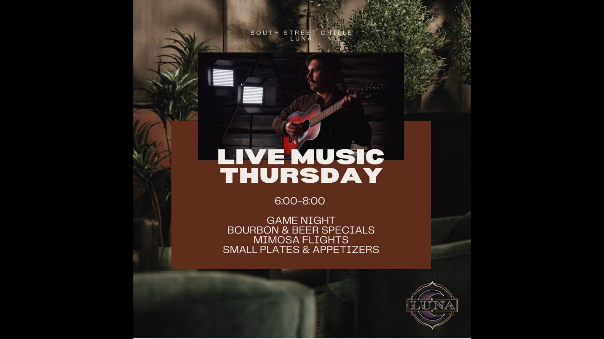 Jimmi Delay playing his guitar