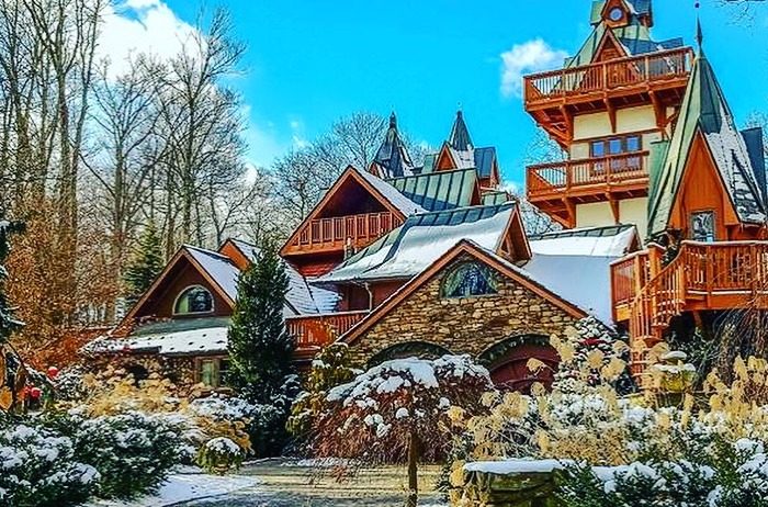 A picture of Landoll's Mohican Castle in the winter